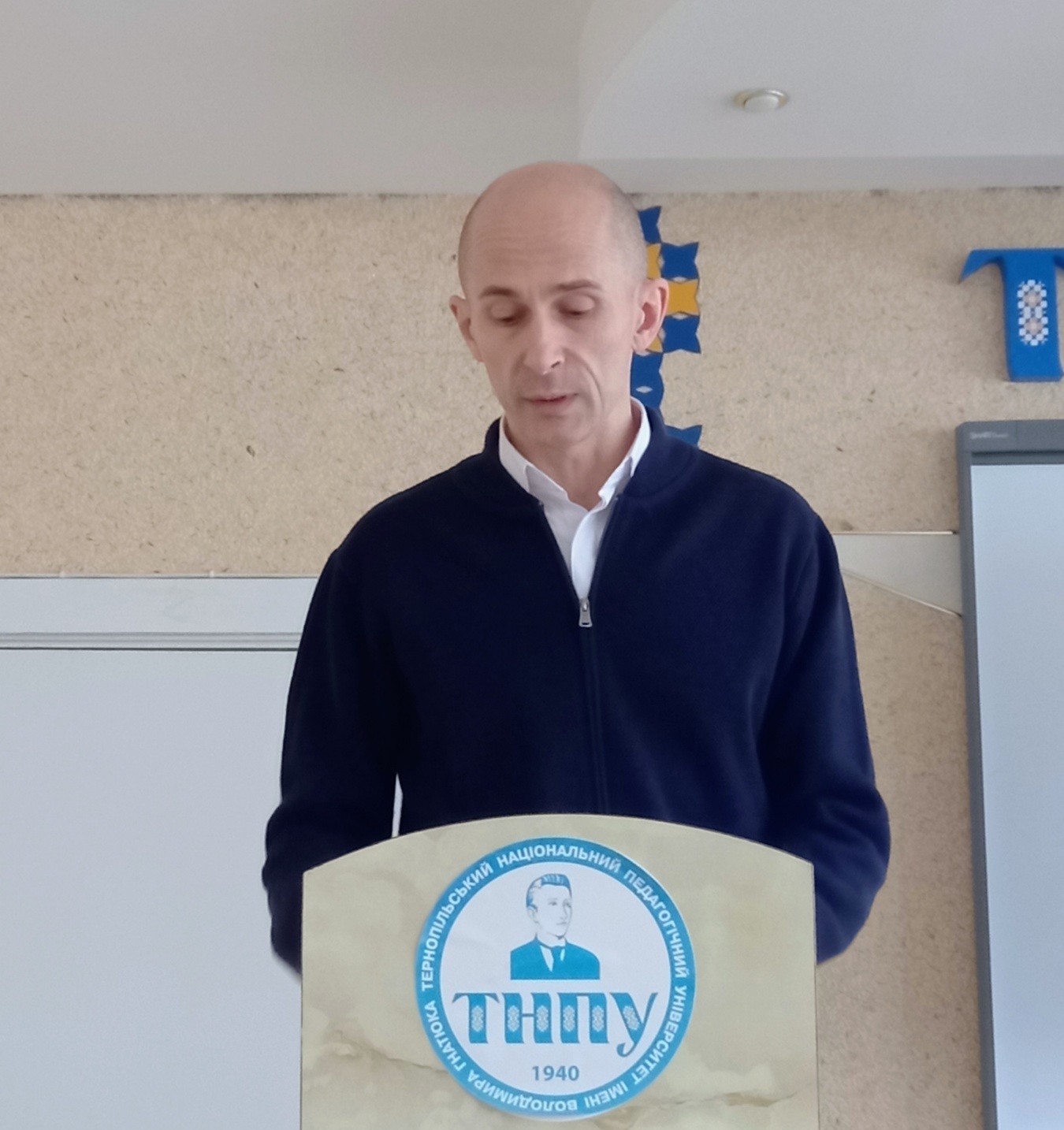Доповідає Богдан Заблоцький